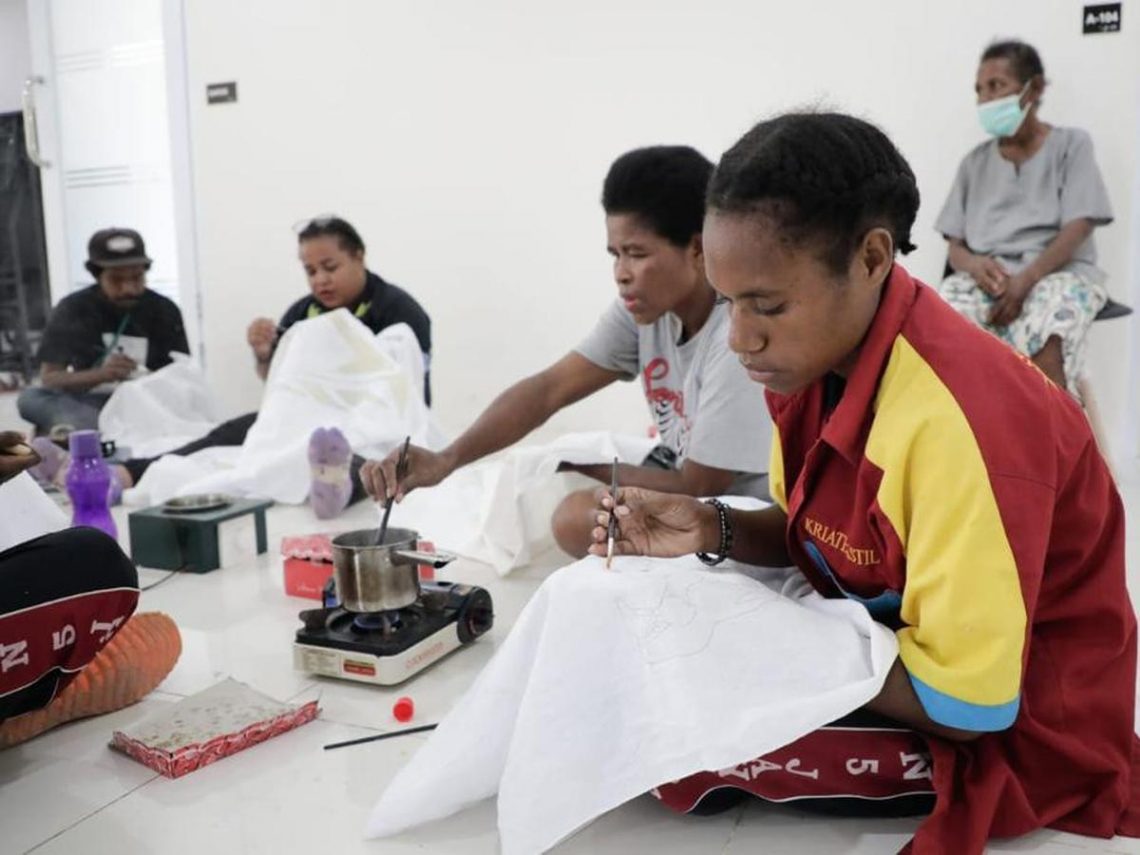 PMI Holds Batik Training to Preserve Culture