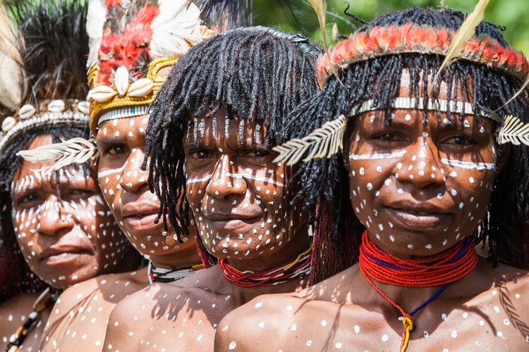 Dani Tribe in Wamena, Papua Doc. Shutterstock/VittoriaChe (Shutterstock/VittoriaChe)