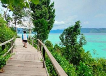 Kolam Sisir in Kaimana West Papua