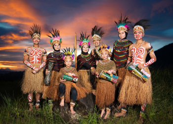 Get To Know Baju Kurung Papua