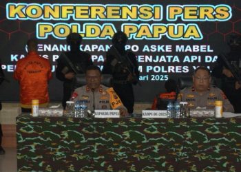 Aparat keamanan dari Satgas Ops Damai Cartenz 2025 berhasil menangkap Aske Mabel, disertir kepolisian Polres Yalimo.