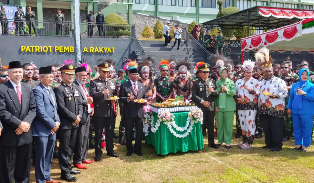West Papua Governor Urges TNI to Provide Greater Opportunities for Indigenous Papuans