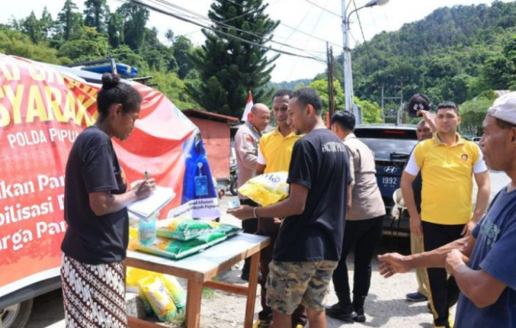 Papua Police Distribute 165 Tons of Subsidized Rice to Support Food Stability Ahead of Holidays