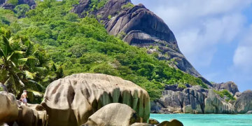 Seychelles Ambassador Visits Nabire, Supports Tourism Capacity Building