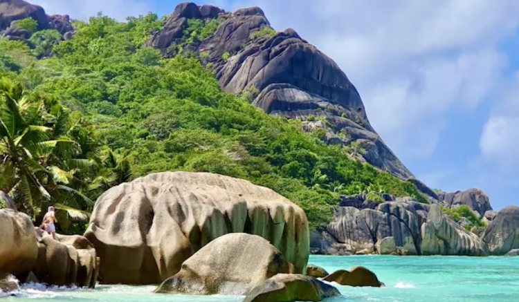 Seychelles Ambassador Visits Nabire, Supports Tourism Capacity Building